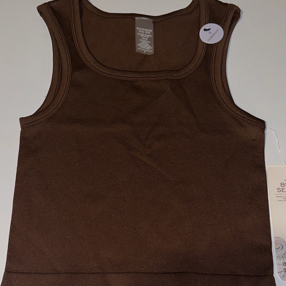 Essential Scoop Neck Tank Top - Brown
